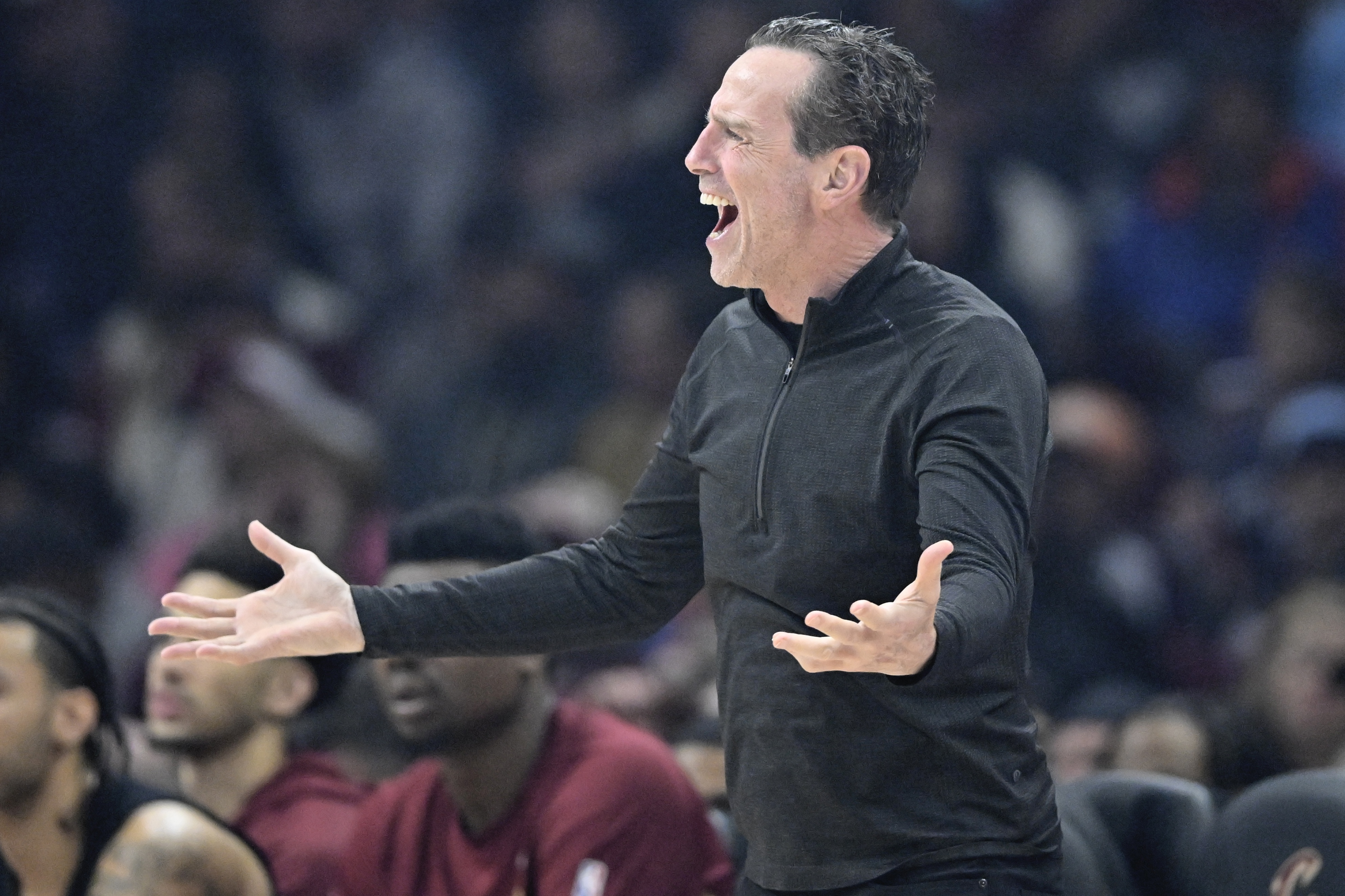 开云APP-阿特金森：魔术在禁区24中20还有37次罚球 我们这种防守不可能赢