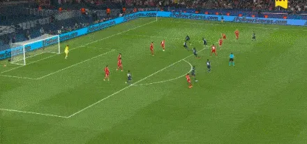 开云体育下载-K77禁区边凌空劲射，马马尔达什维利将球扑出